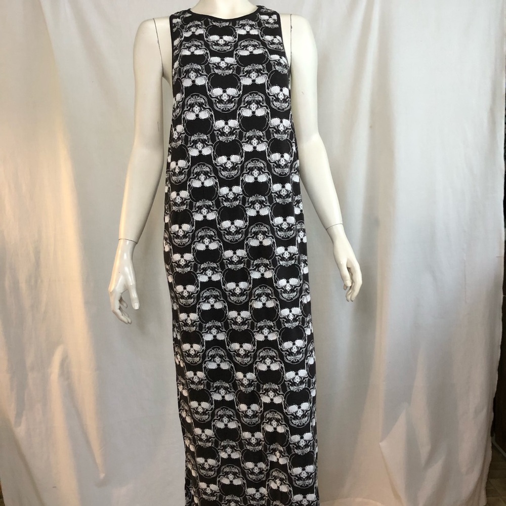 H&M women’s long summer dress charcoal grey with white skulls size small